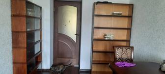Продаются старые книжные полки.
Хорошее состояние, дерево.