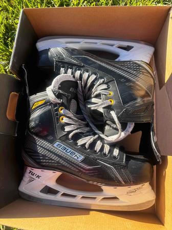 Коньки хоккей BAUER 8 (43) D