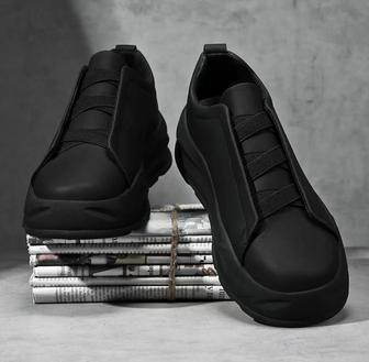 Продам кроссовки мужские