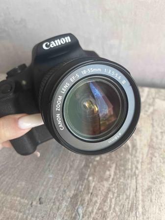 Canon EOS 2000D