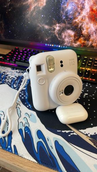 Новая камера instax 12 mini (доп. пленка 10шт.)