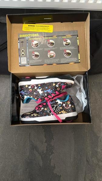 Продам кроссовки ролики Heelys