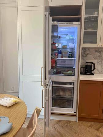 Продам встроенный холодильник AEG, сборка Италия