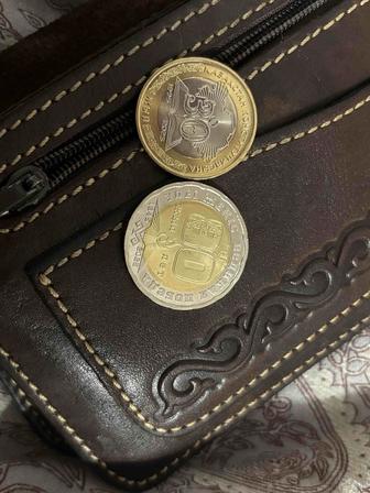 Продаю две монеты 100 и 200 тенге