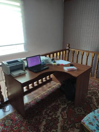 Продам компьютерный стол