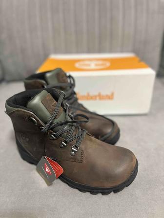 Продам новые ботинки Timberland