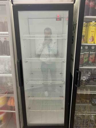 Продам холодильник витринный