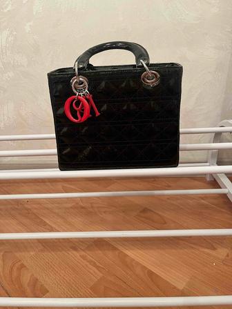 Продам сумку диор