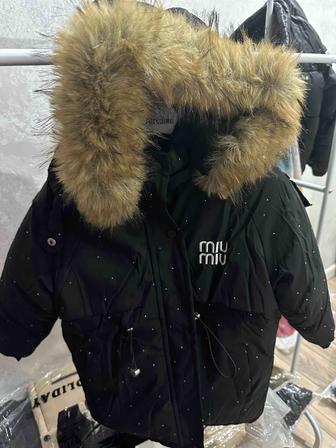 Куртка на девочку 5-6 лет новая!