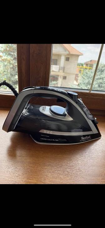 Продам Утюг Tefal Puregliss FV8082E0