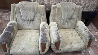 Два кресла даром