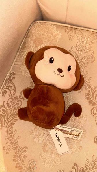 Игрушка обезьяна miniso