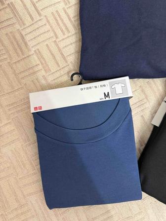 Продаю футболку Uniqlo оригинал