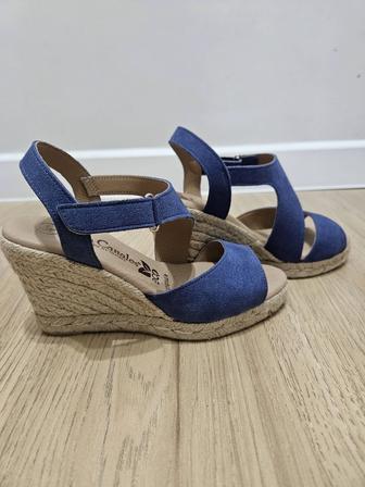 Продам босоножки