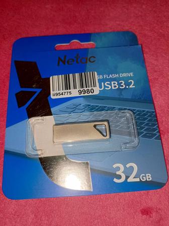 Флешка с записями для авто