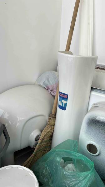 Раковина-тюльпан и металлическая раковина