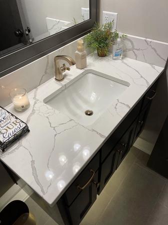 Столешницы и изделия из кварца и акрила.