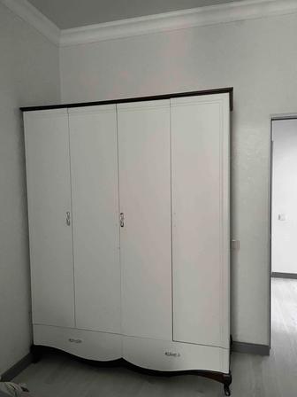 Продам шкаф и тумбочки