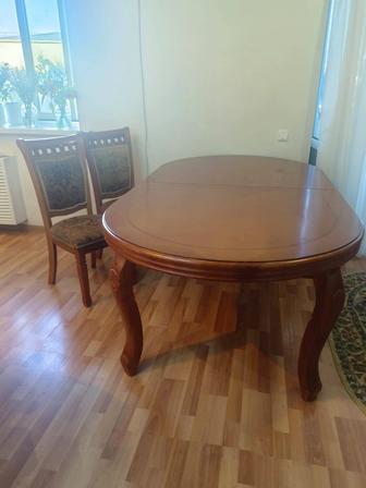 Стол со стульями, матрас