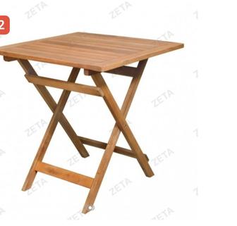 Деревянный стол