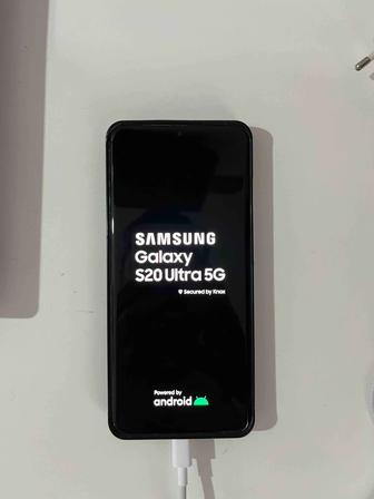 Смартфон Samsung Galaxy S20
