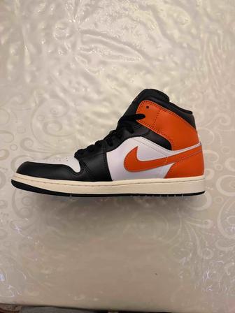 Nike air jordan mid orange/black/white