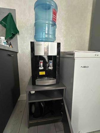 Продаются тумбочки для офиса. Можно и дома использовать. Каждая по