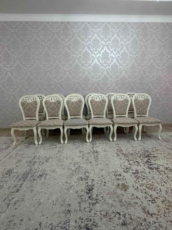 Срочно 12 гост стулья180 мың сатылады (стол тегін) Цвет слоновая кость (Ақ)