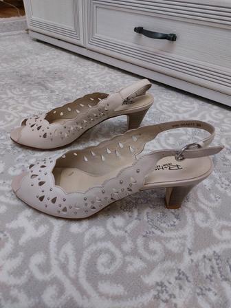 Обувь босоножки женские