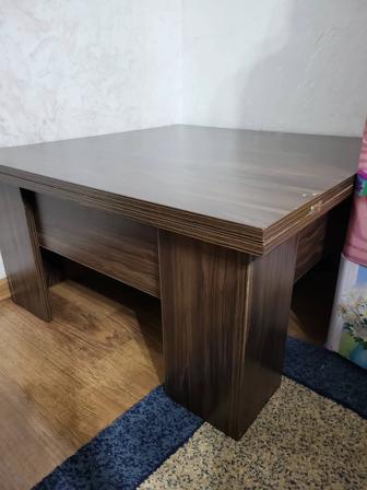 Продам раскладной журнальный столик.