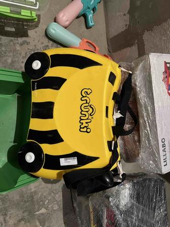 Продам чемодан trunki