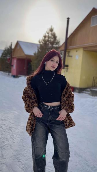 Официант / официантка