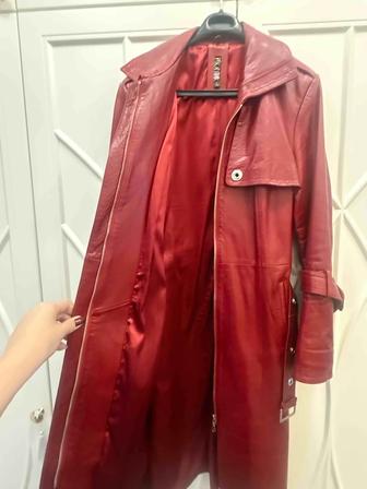 Женский кожаный плащ