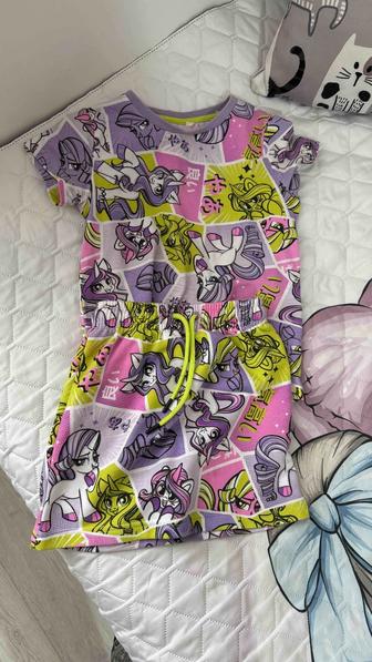 Продам летние платья и двойки на девочку