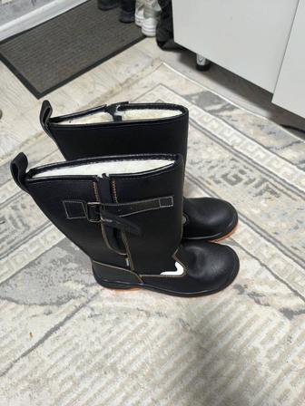 Продам мужские сапоги