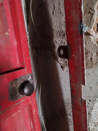 Продам дверь входную железную