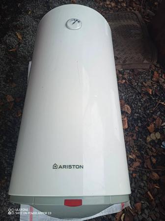 Водонагреватель Аристон электрический 100литровый.
