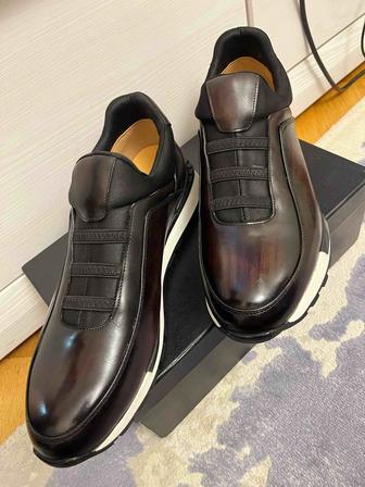 Кроссовки кожаные!