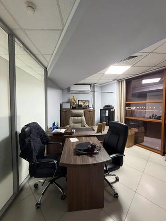 Офисный набор шкаф,стол ,стулья 3