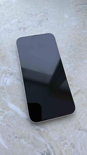 Продам Apple iPhone 13 128Gb белый