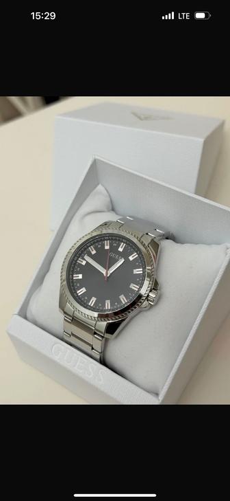 Часы guess