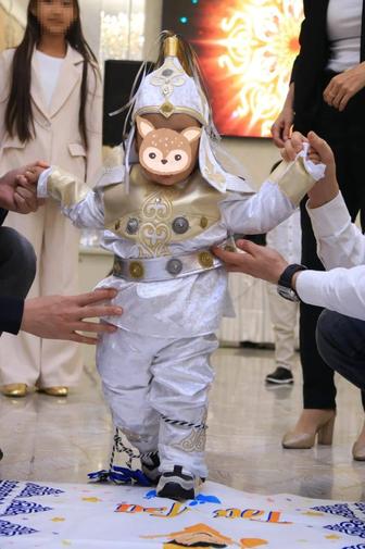 Тұсау кесерге батырдың киімі