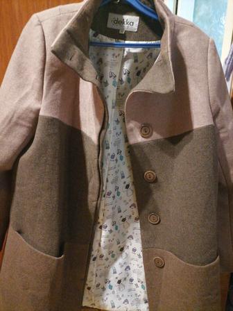 Пальто демисезонное