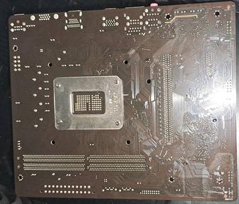 Материнская плата GIGABYTE