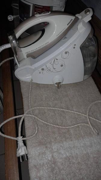 Продам утюг с парогенератором PHILIPS PerfectCare Silence GC 9550.