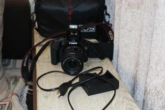 Профессиональный фотоаппарат Canon 250D 18-55mm STM. Полный комплект.