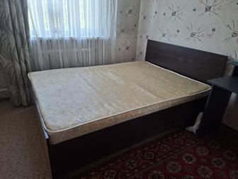 Кровать с матрасом