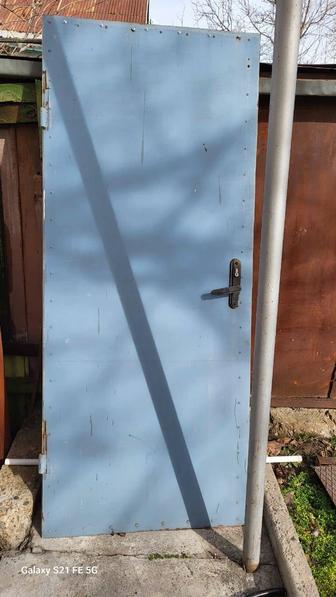 Дверь железная