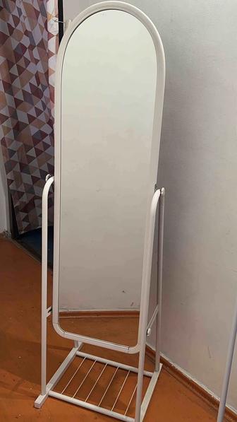 Продается напольное зеркало