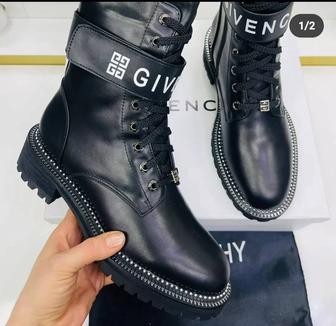 Обувь Ботинки новые